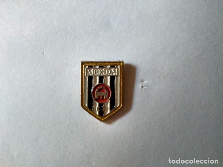 Collezionismo sportivo: FUTBOL- PIN DEL CLUB DE FUTBOL MERIDA