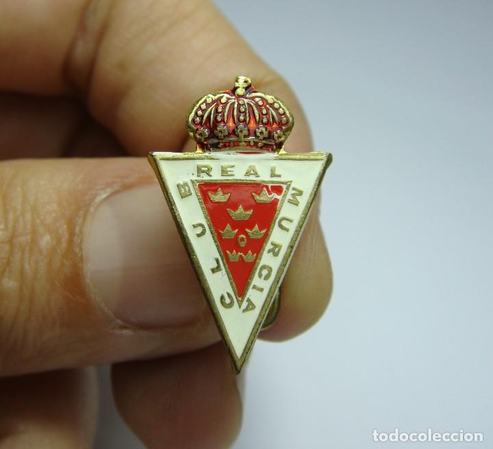 Collezionismo sportivo: Pin o alfiler del Club Real Murcia.