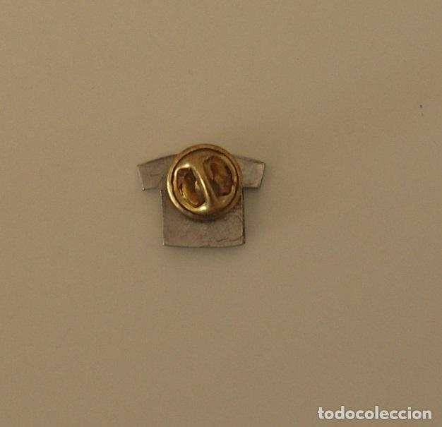 Coleccionismo deportivo: PIN DEL REAL VALLADOLID - Foto 2