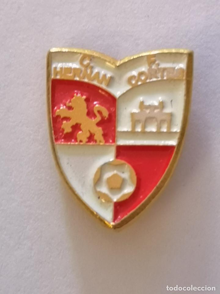 Colecionismo desportivo: PIN FUTBOL - ZARAGOZA - CF HERNAN CORTES