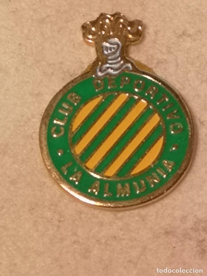 Colecionismo desportivo: PIN FUTBOL - ZARAGOZA - LA ALMUNIA DE DO&Ntilde;A GODINA - CD LA ALMUNIA