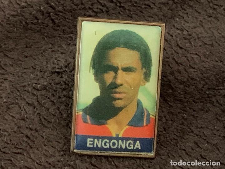 Collezionismo sportivo: PIN DE F&Uacute;TBOL JUGADOR ENGONGA ( CELTA, MALLORCA ...)