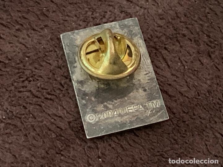 Coleccionismo deportivo: PIN DE F&Uacute;TBOL UEFA CUP - Foto 2