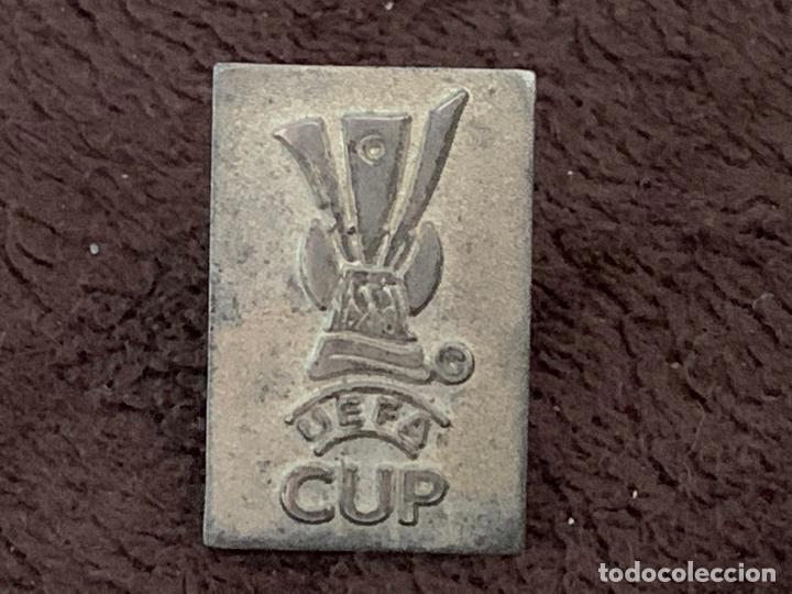 Collezionismo sportivo: PIN DE F&Uacute;TBOL UEFA CUP