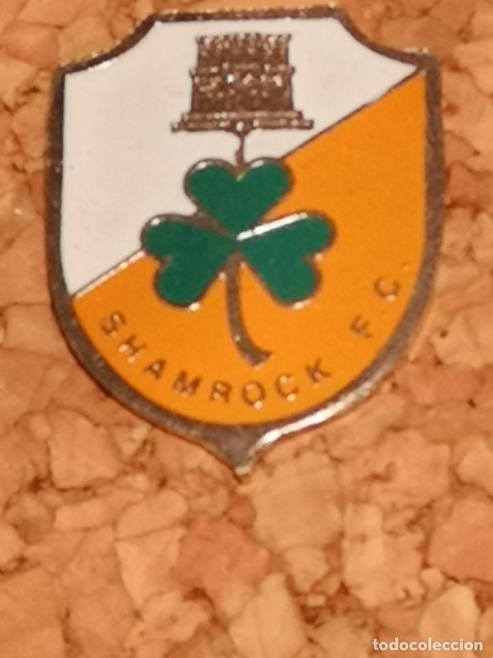 Coleccionismo deportivo: PIN FUTBOL - GIBRALTAR - SHAMROCK FC