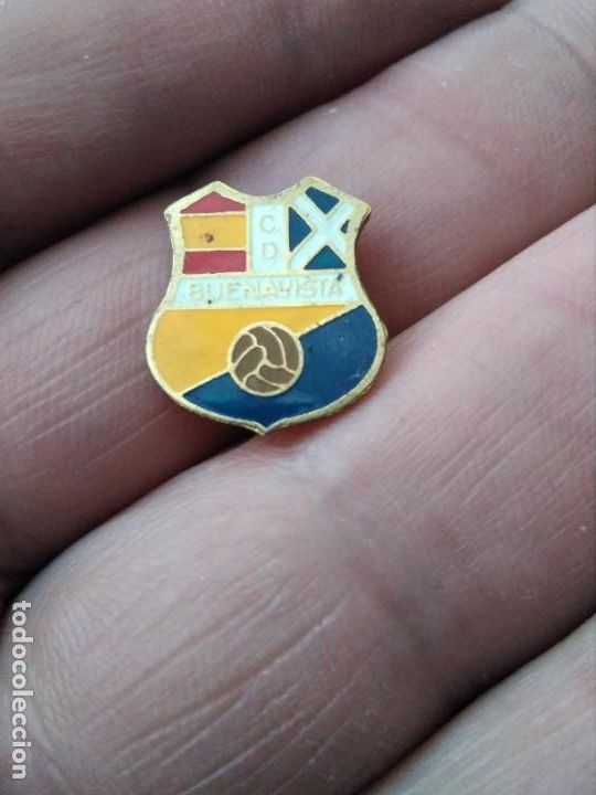 Collezionismo sportivo: INSIGNIA F&Uacute;TBOL CD BUENAVISTA