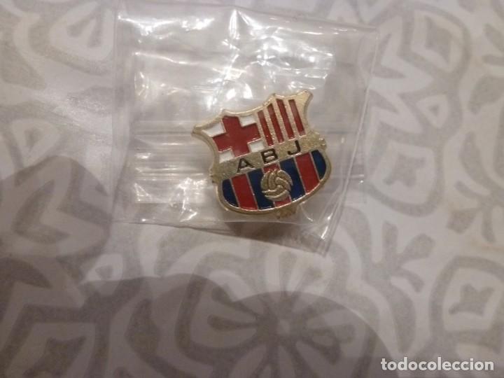 Coleccionismo deportivo: PIN DE LA AGRUPACI&Oacute;N DE VETERANOS DEL F.C.BARCELONA (BAR&Ccedil;A)