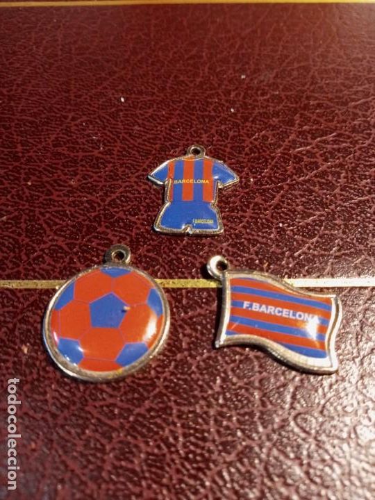 Coleccionismo deportivo: F.C.B - 3 MEDALLITAS . - Foto 1