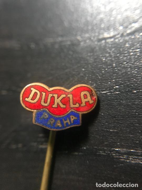 Coleccionismo deportivo: ANTIGUO PIN INSIGNIA DE SOLAPA - Foto 1