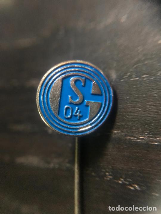 Coleccionismo deportivo: ANTIGUO PIN INSIGNIA DE SOLAPA - Foto 1