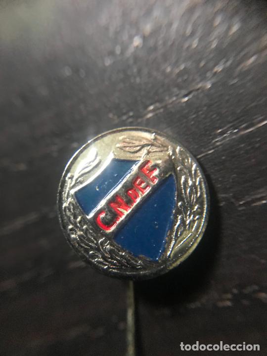 Coleccionismo deportivo: ANTIGUO PIN INSIGNIA DE SOLAPA - Foto 1