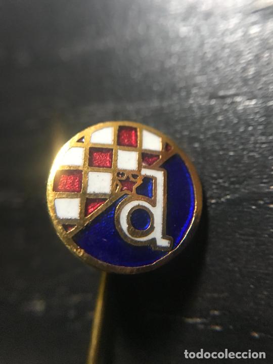 Coleccionismo deportivo: ANTIGUO PIN INSIGNIA DE SOLAPA - Foto 1