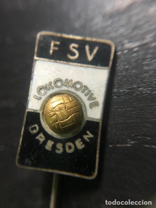 Coleccionismo deportivo: ANTIGUO PIN INSIGNIA DE SOLAPA - Foto 1