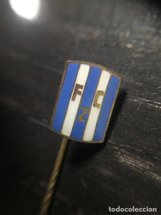 Coleccionismo deportivo: ANTIGUO PIN INSIGNIA DE SOLAPA - Foto 1
