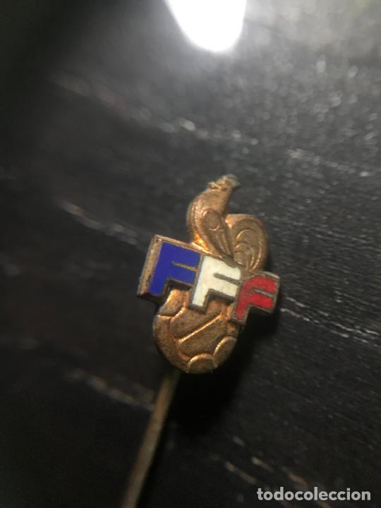 Coleccionismo deportivo: ANTIGUO PIN INSIGNIA DE SOLAPA - Foto 1