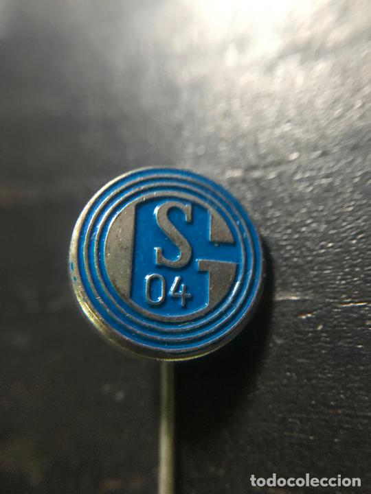 Coleccionismo deportivo: ANTIGUO PIN INSIGNIA DE SOLAPA - Foto 1