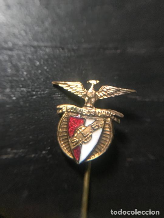 Coleccionismo deportivo: ANTIGUO PIN INSIGNIA DE SOLAPA - Foto 1