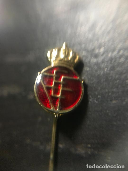 Coleccionismo deportivo: ANTIGUO PIN INSIGNIA DE SOLAPA - Foto 1