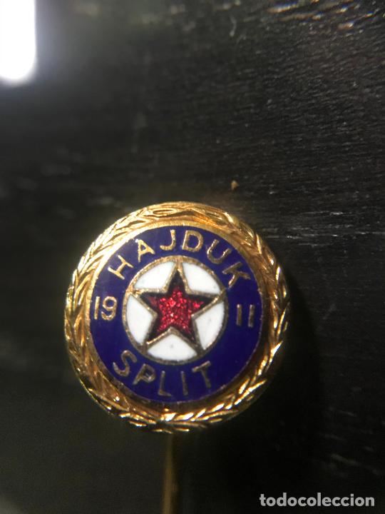 Coleccionismo deportivo: ANTIGUO PIN INSIGNIA DE SOLAPA - Foto 1