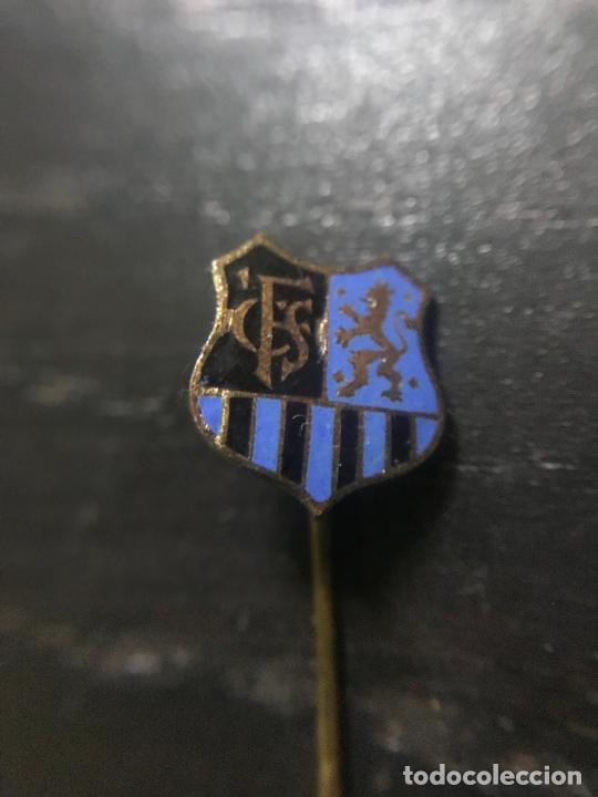Coleccionismo deportivo: ANTIGUO PIN INSIGNIA DE SOLAPA - Foto 1
