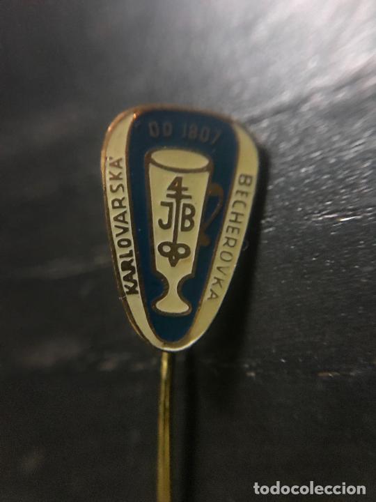 Coleccionismo deportivo: ANTIGUO PIN INSIGNIA DE SOLAPA - Foto 1