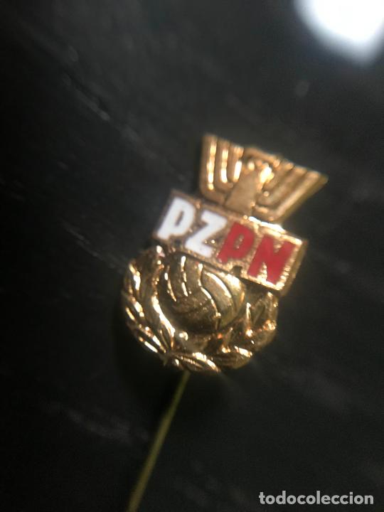 Coleccionismo deportivo: ANTIGUO PIN INSIGNIA DE SOLAPA - Foto 1