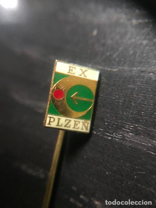 Coleccionismo deportivo: ANTIGUO PIN INSIGNIA DE SOLAPA - Foto 1