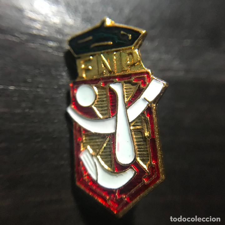 Coleccionismo deportivo: ANTIGUO PIN BROCHE INSIGNIA - Foto 1