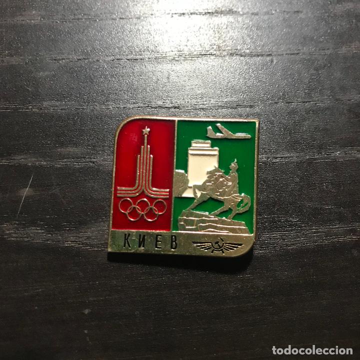 Coleccionismo deportivo: ANTIGUO PIN BROCHE INSIGNIA - Foto 1