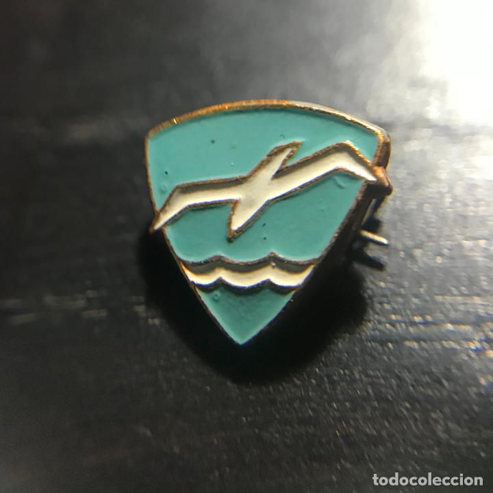 Coleccionismo deportivo: ANTIGUO PIN BROCHE INSIGNIA - Foto 1