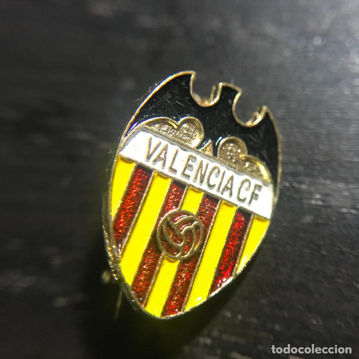 Coleccionismo deportivo: ANTIGUO PIN BROCHE INSIGNIA - Foto 1
