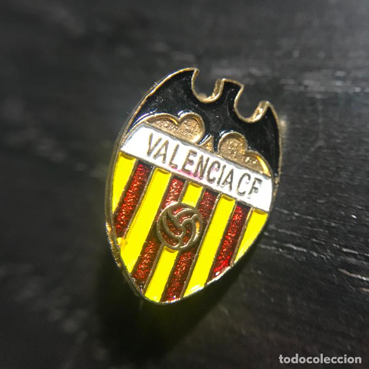 Coleccionismo deportivo: ANTIGUO PIN BROCHE INSIGNIA - Foto 1