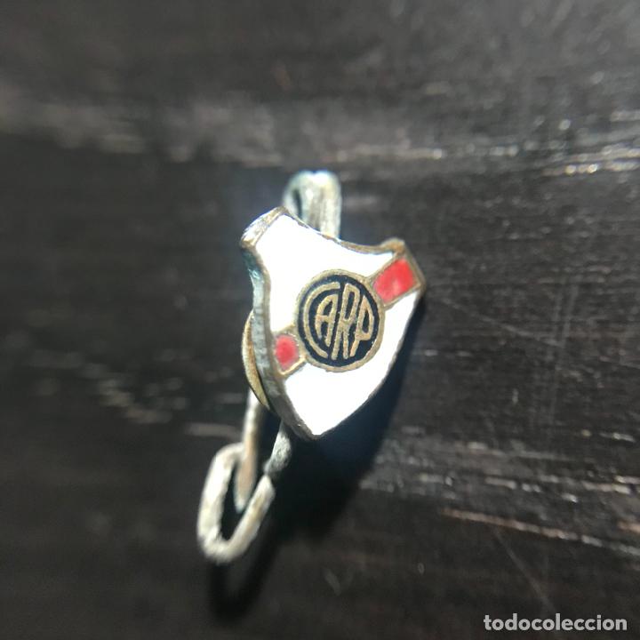 Coleccionismo deportivo: ANTIGUO PIN BROCHE INSIGNIA - Foto 1