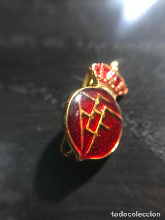 Sports collectibles: ANTIGUO PIN BROCHE INSIGNIA