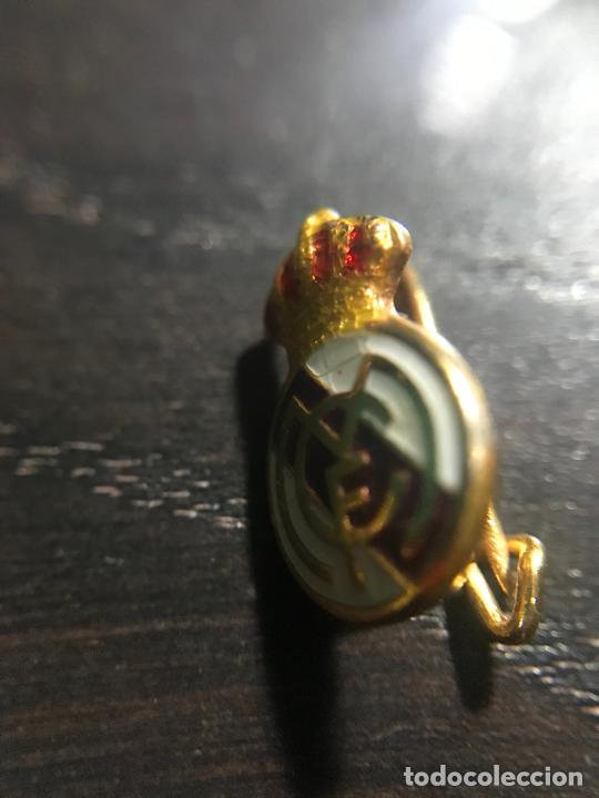 Sports collectibles: ANTIGUO PIN BROCHE INSIGNIA