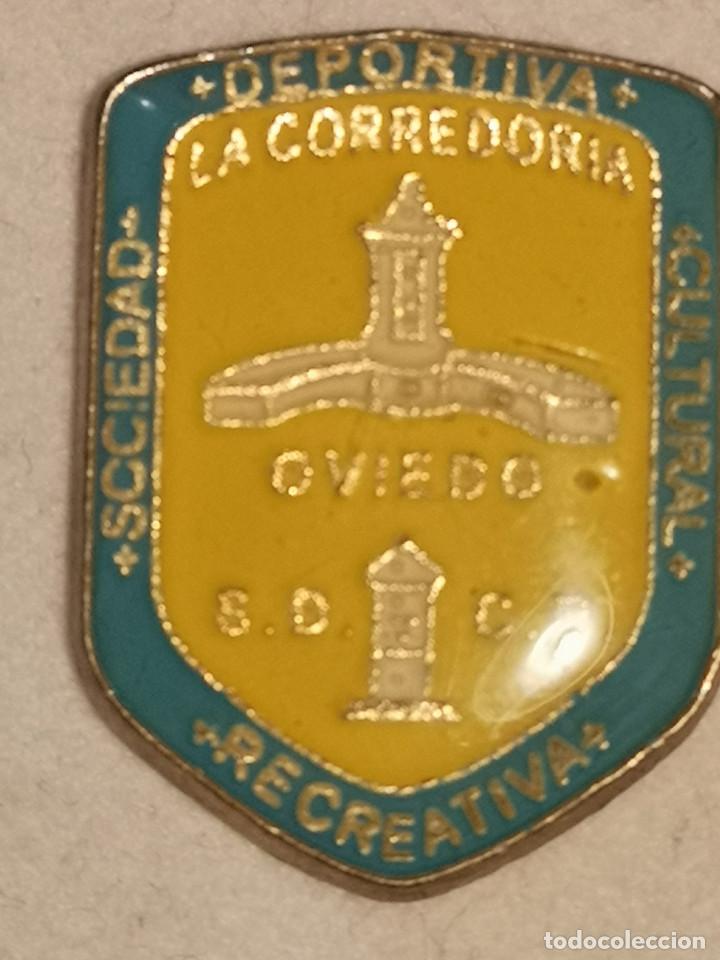 Colecionismo desportivo: PIN FUTBOL - ASTURIAS - OVIEDO - SDCR LA CORREDORIA