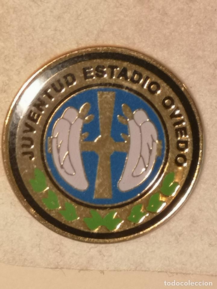 Colecionismo desportivo: PIN FUTBOL - ASTURIAS - OVIEDO - JUVENTUD ESTADIO OVIEDO