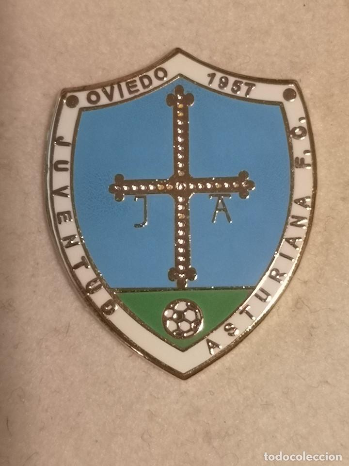 Coleccionismo deportivo: PIN FUTBOL - ASTURIAS - OVIEDO - JUVENTUD ASTURIANA FC