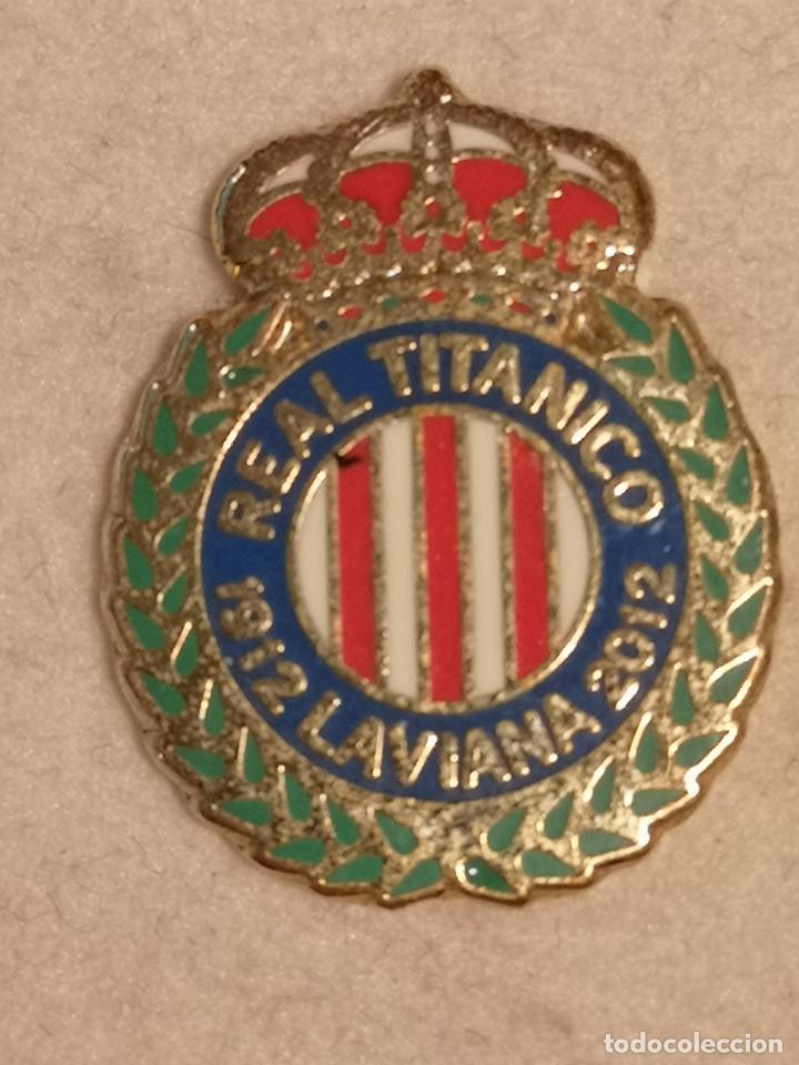 Coleccionismo deportivo: PIN FUTBOL - ASTURIAS - LAVIANA - REAL TITANICO CENTENARIO