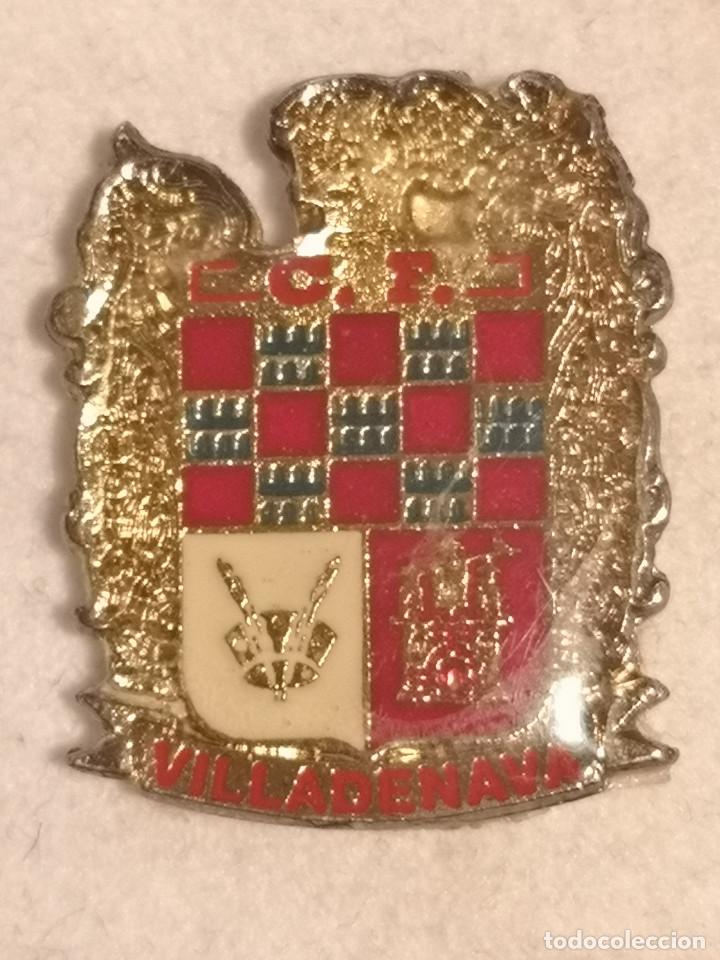 Coleccionismo deportivo: PIN FUTBOL - ASTURIAS - NAVA - CF VILLADENAVA