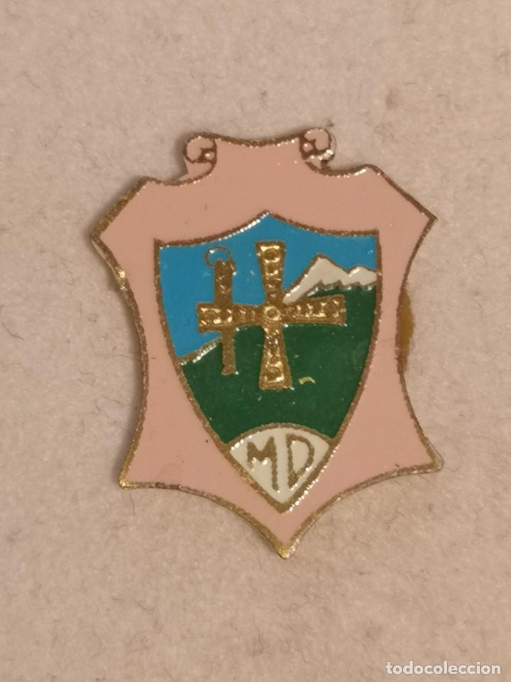 Coleccionismo deportivo: PIN FUTBOL - ASTURIAS - POLA DE LENA - EL PILAR CF