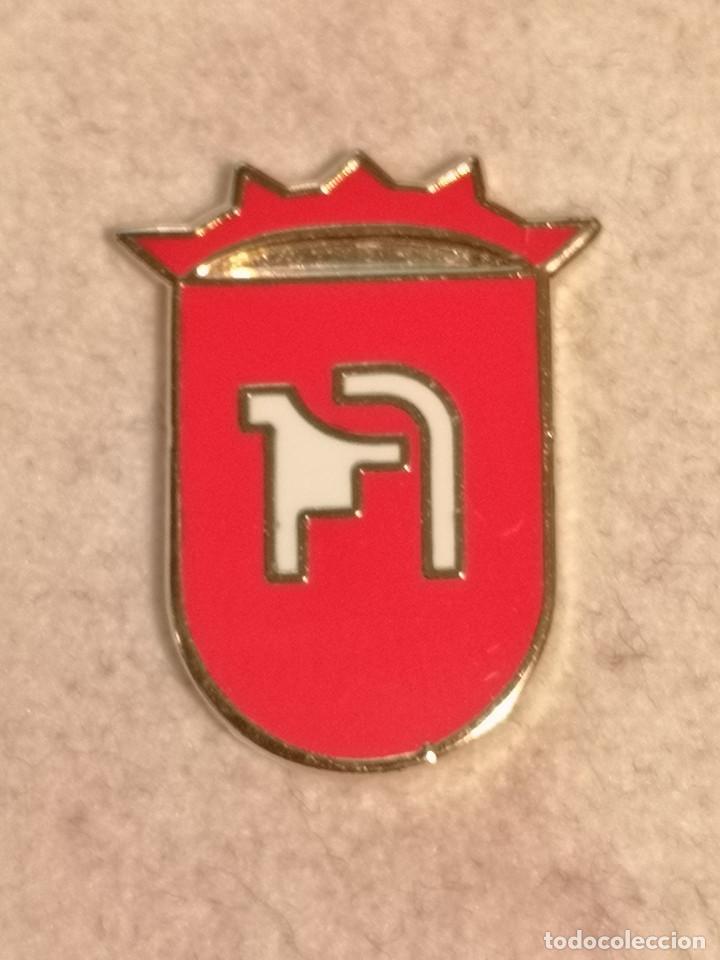 Coleccionismo deportivo: PIN FUTBOL - ASTURIAS - LLOREDA - AD LLOREDA