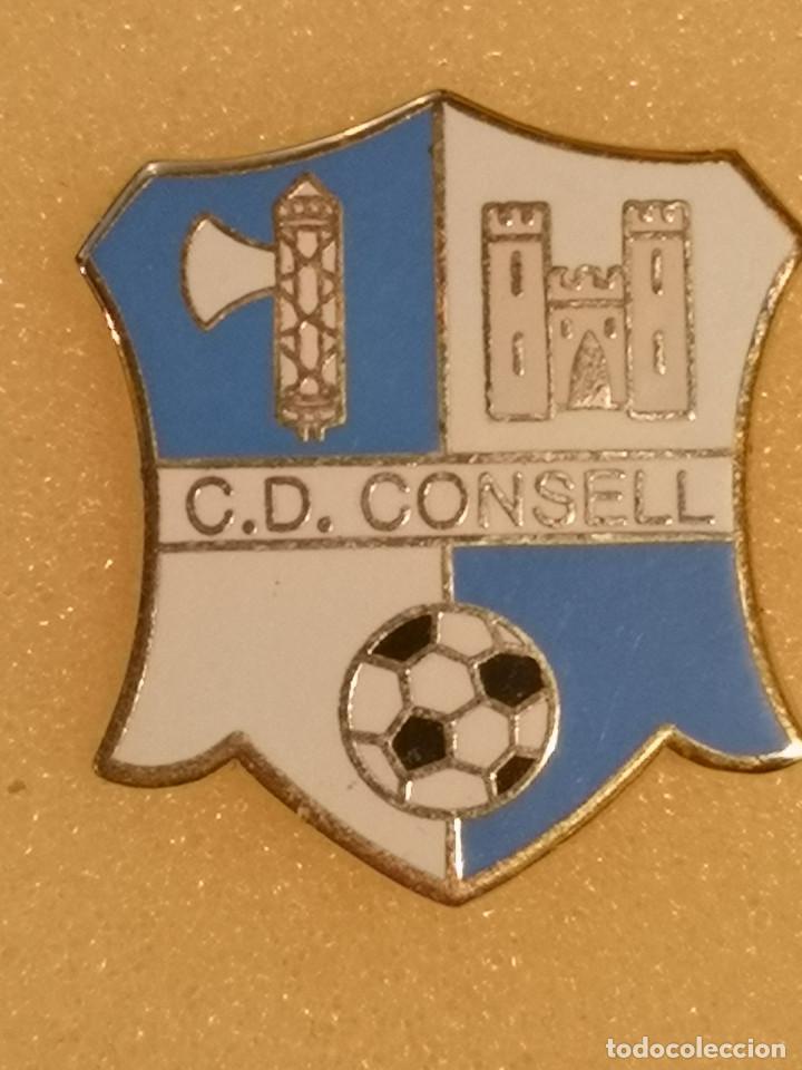 Sammelleidenschaft Sport: PIN FUTBOL - MALLORCA - CONSELL - CD CONSELL