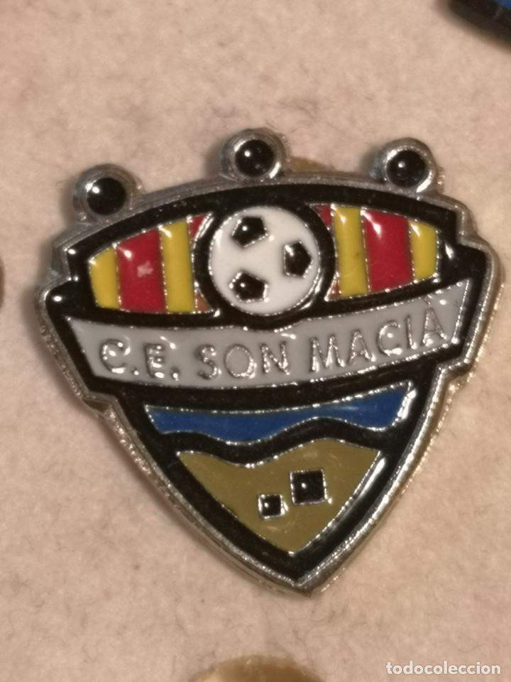 Sports collectibles: PIN FUTBOL - MALLORCA - SON MACIA - CE SON MACIA