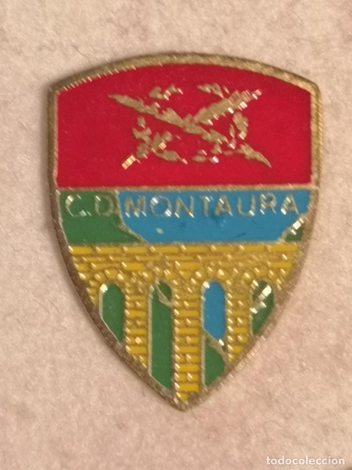 Sports collectibles: PIN FUTBOL - MALLORCA - MANCOR DE LA VALL - CD MONTAURA