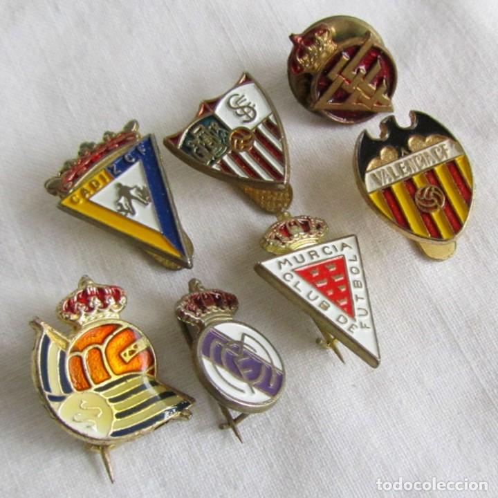 Sammelleidenschaft Sport: 7 pins de aguja y solapa equipos de futbol