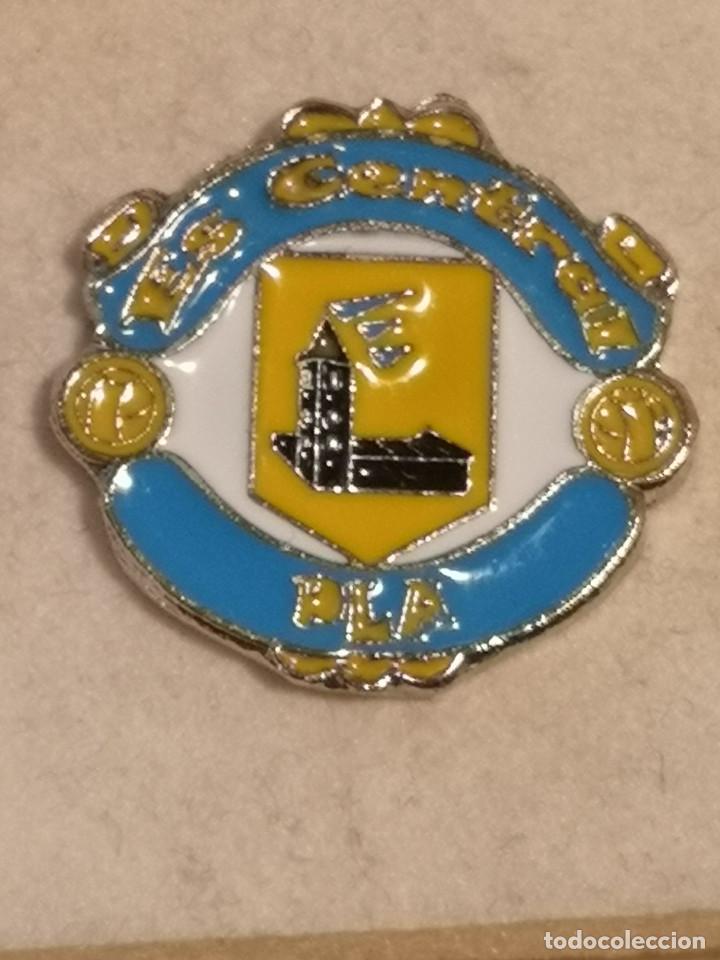 Sports collectibles: PIN FUTBOL - MALLORCA - MARRATXI - CF ES CENTRAL PLA