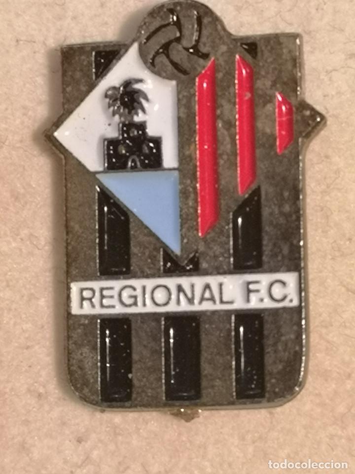 Sports collectibles: PIN FUTBOL - MALLORCA - PALMA - REGIONAL FC