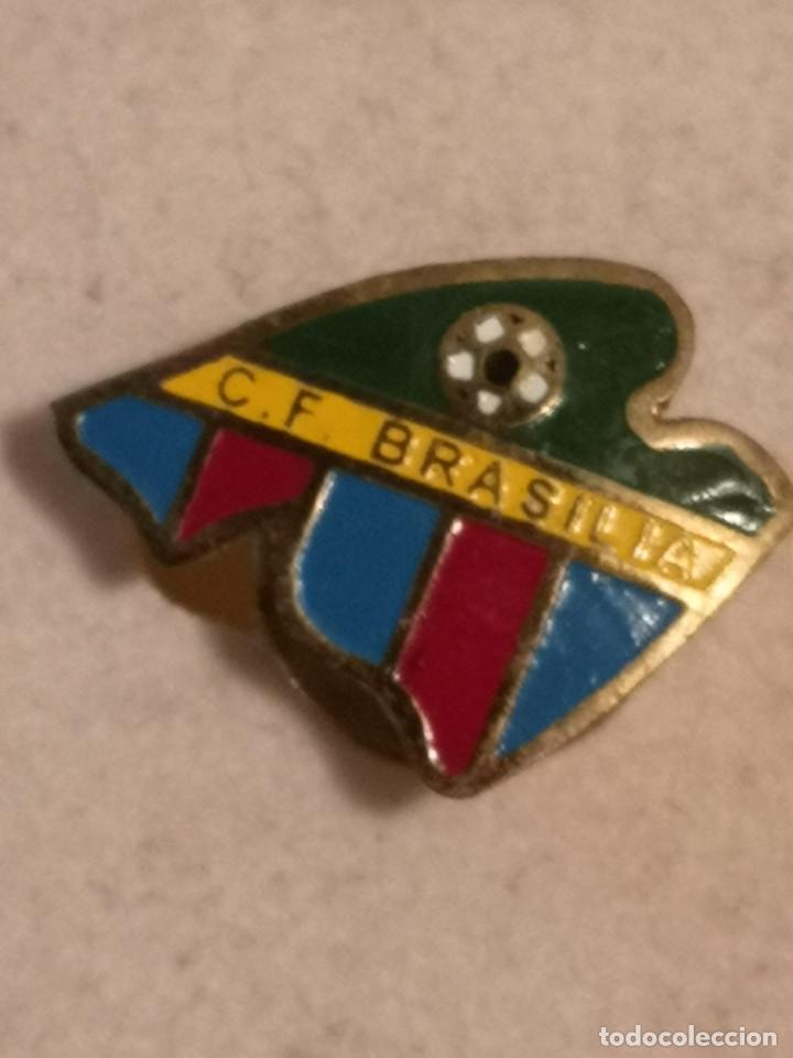 Sammelleidenschaft Sport: PIN FUTBOL - MALLORCA - PALMA - CF BRASILIA - Solapa