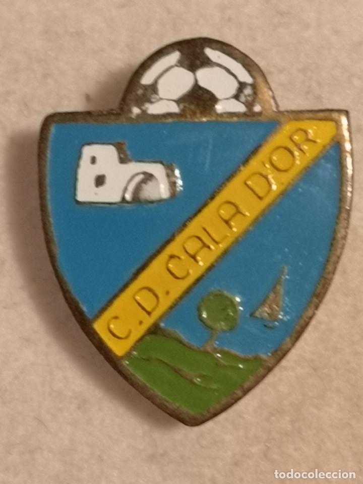 Colecionismo desportivo: PIN FUTBOL - MALLORCA - CALA D'OR - CD CALA D'OR - Solapa